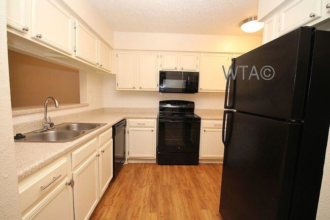 Building Photo - 2 bedroom in Austin TX 78745