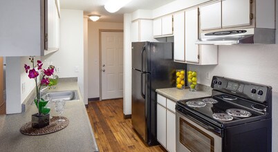 Building Photo - Parkside Apartments