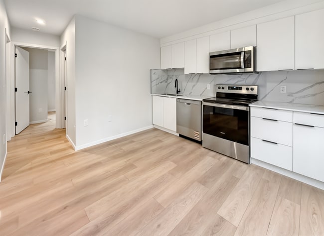 Building Photo - 2.0 bedroom in Edmonton Alberta T5G 1G1