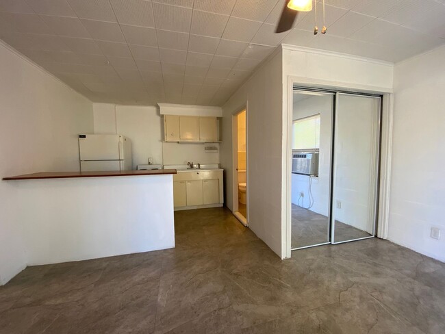 Building Photo - Convenient 1-Bedroom Apartment in the Hear...