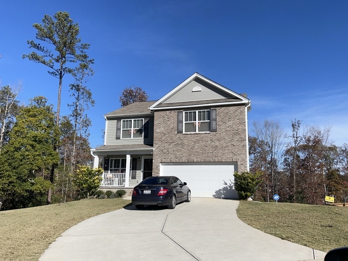 Primary Photo - Beautiful Home in Piedmont