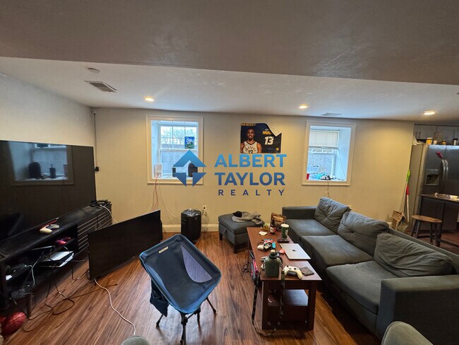 Foto del edificio - 998 Tremont St