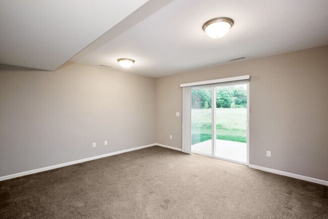 Foto del edificio - 4 Bedroom, 3 bath close to University.