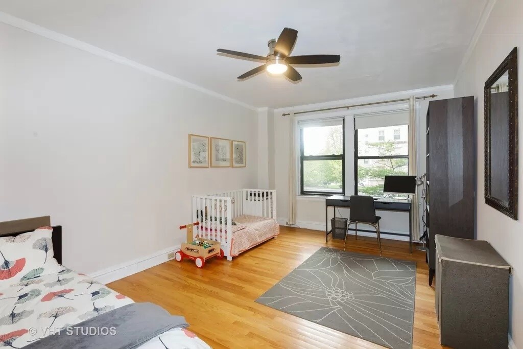 Foto del edificio - 1765 E 55th St