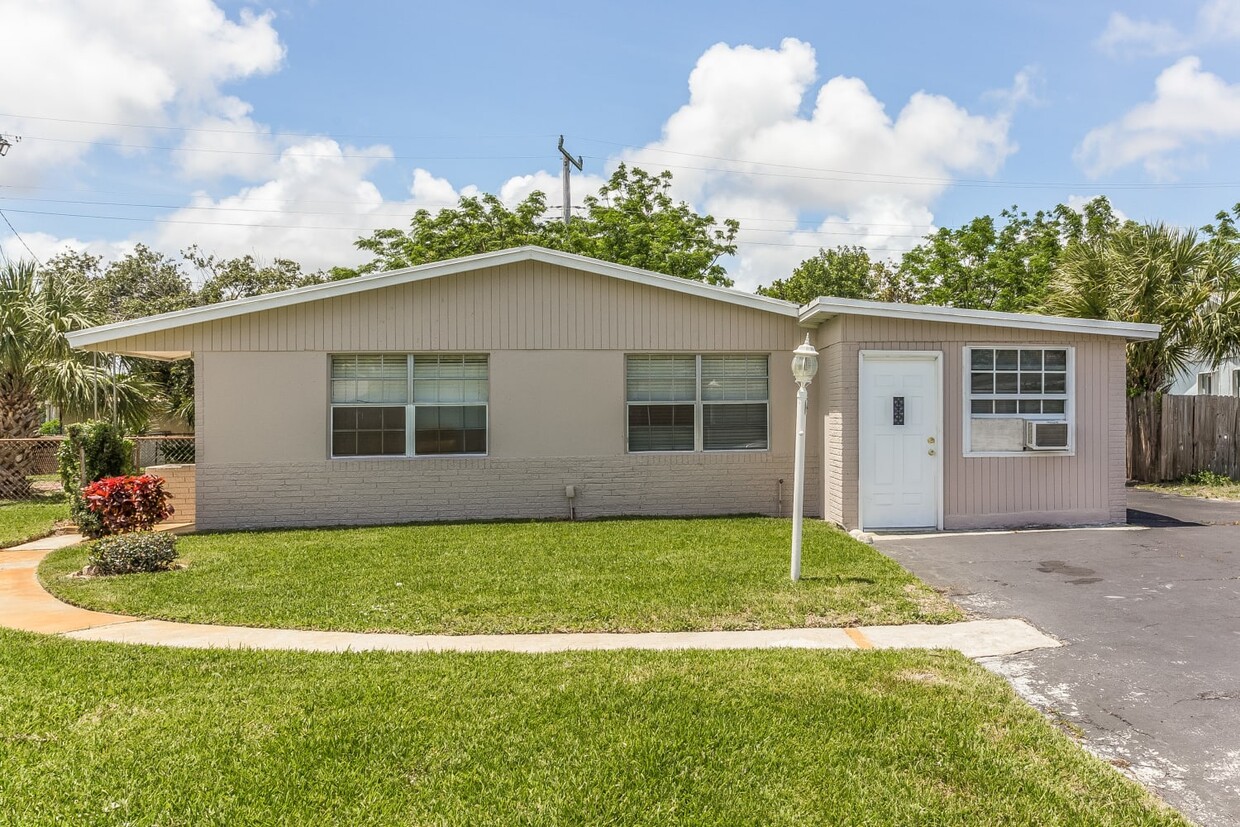 Foto principal - 361 Garden Blvd