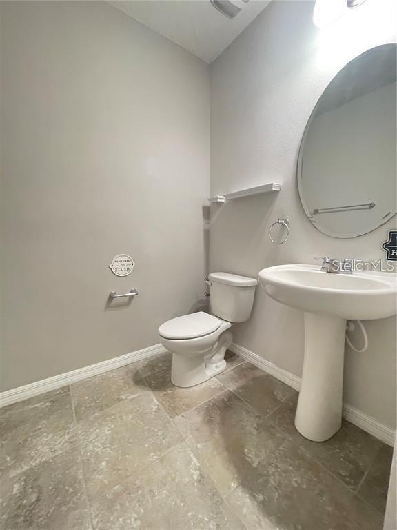 Building Photo - 16525 Outter Grv Aly