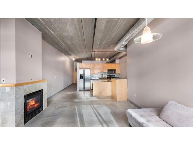 Building Photo - 710 N 4th St