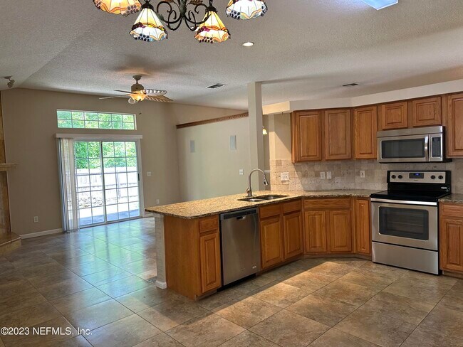 Foto del edificio - 12029 Carowinds Ct