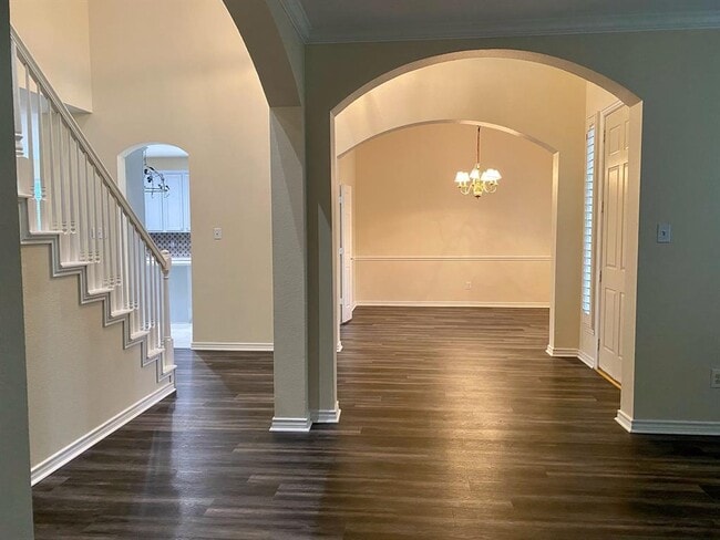 Building Photo - 9714 Wolf Creek Dr