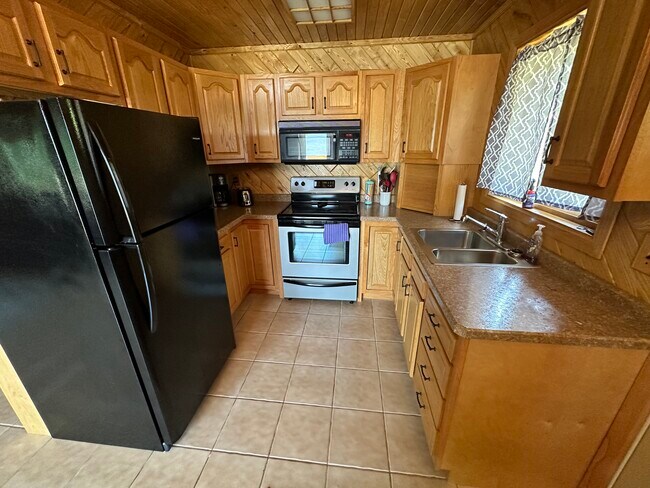 Foto del edificio - 8037 E Shore Dr