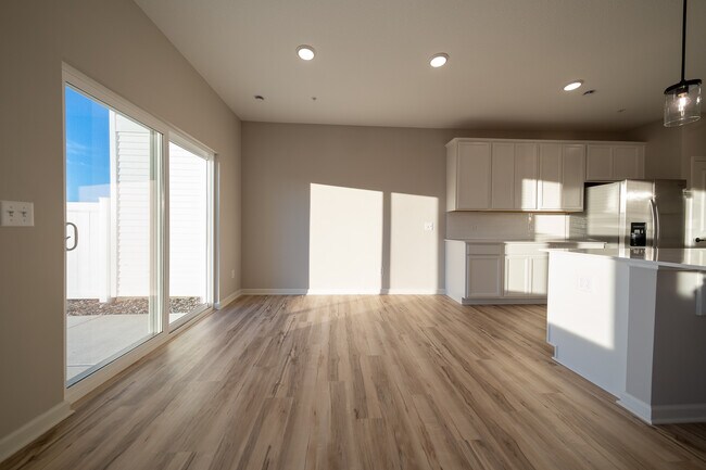 Building Photo - 14953 Athlone Pl