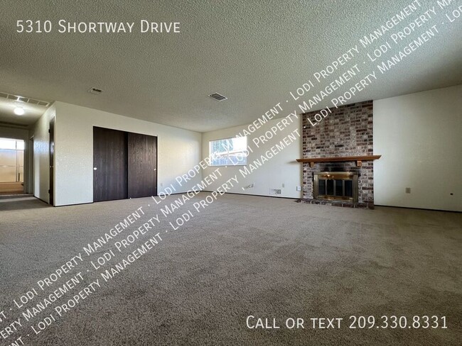 Building Photo - Spacious 3 Bedroom 2 Bath Home in Valley H...