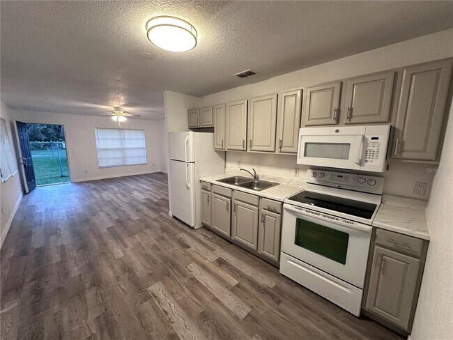Foto del edificio - 3112 Ave V NW