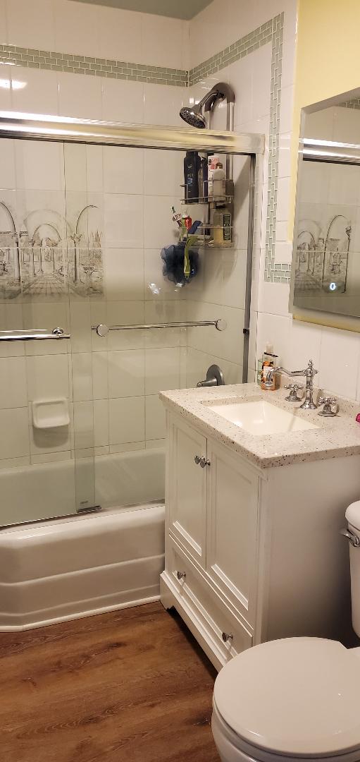 bathroom - 1439 W El Segundo Blvd