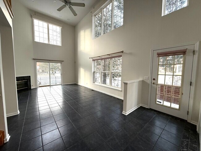 Foto del edificio - 362 Town Pl Cir