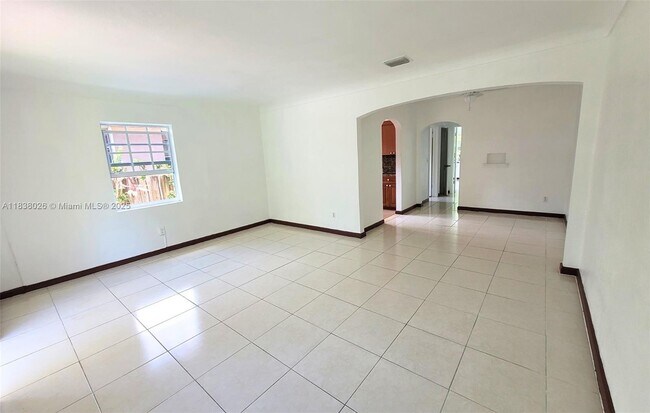 Foto del edificio - 1429 NE 147th St