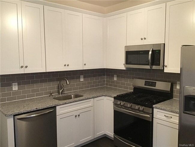 Building Photo - 12 Soundview St