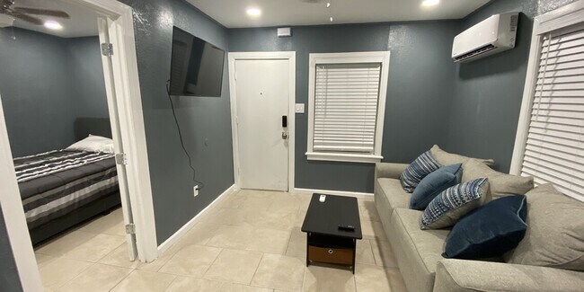 livingroom - 235 W Robertson Rd