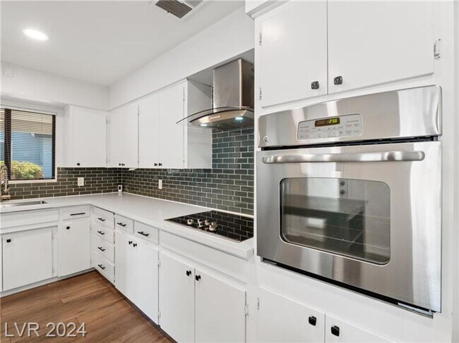 Foto del edificio - Spectacular Vintage 3Bed/2Bath Las Vegas h...