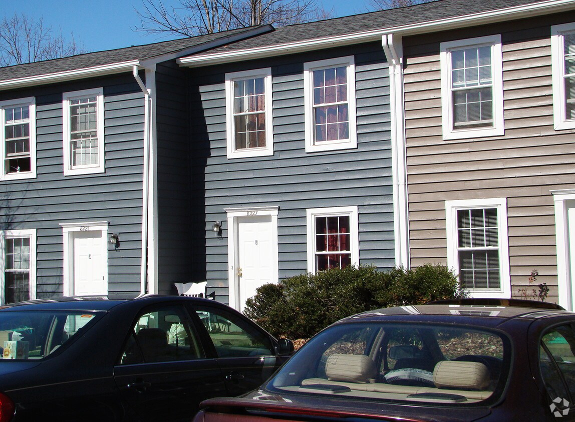 Building Photo - Westminster Oaks
