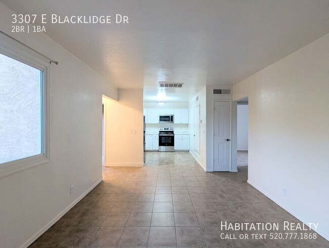 Building Photo - 3307 E Blacklidge Dr