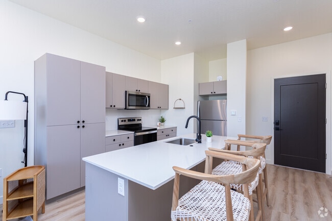 1BR, 1BA - 718SF - Kitchen - Solhavn