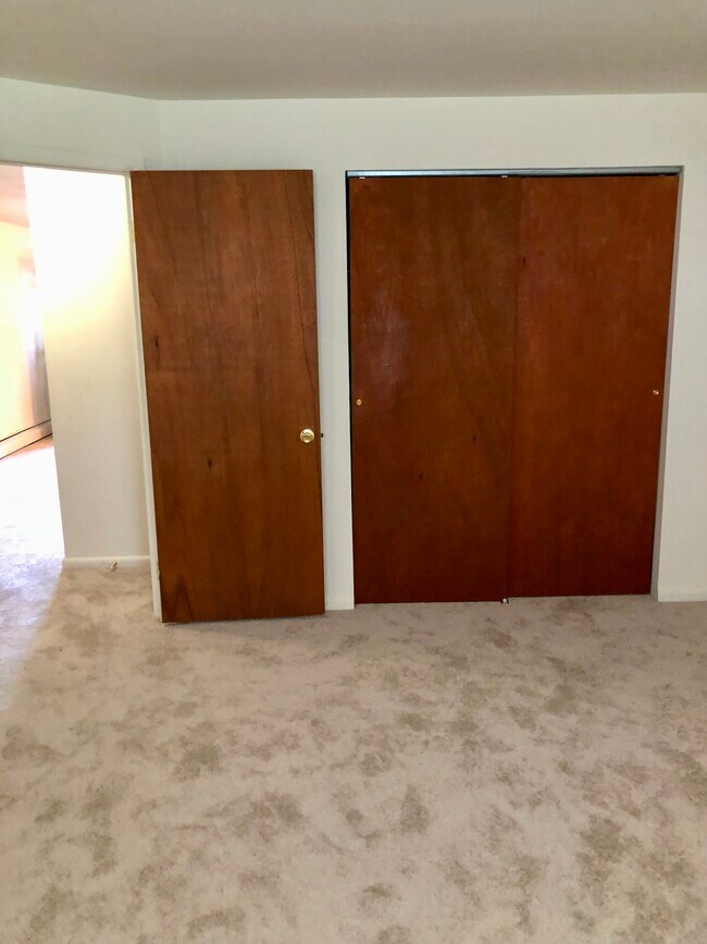 Bedroom - 1342 Herschel Pl
