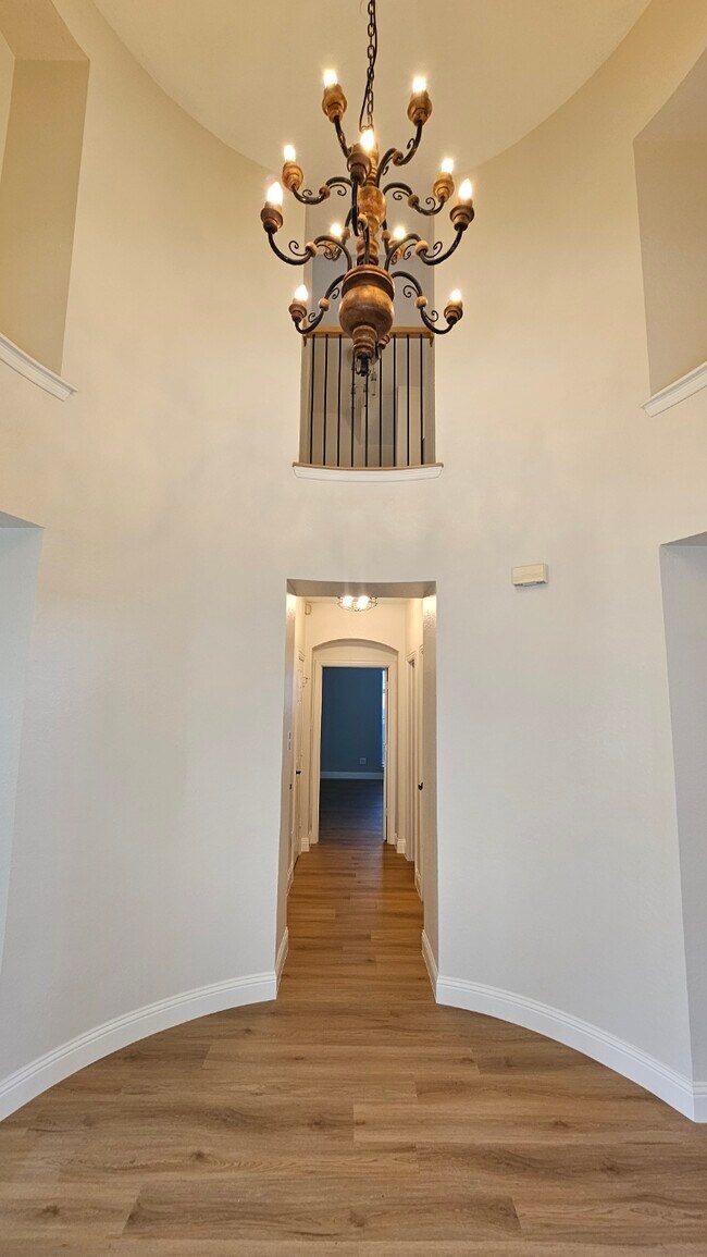Foto del edificio - 421 Long Cove Ct