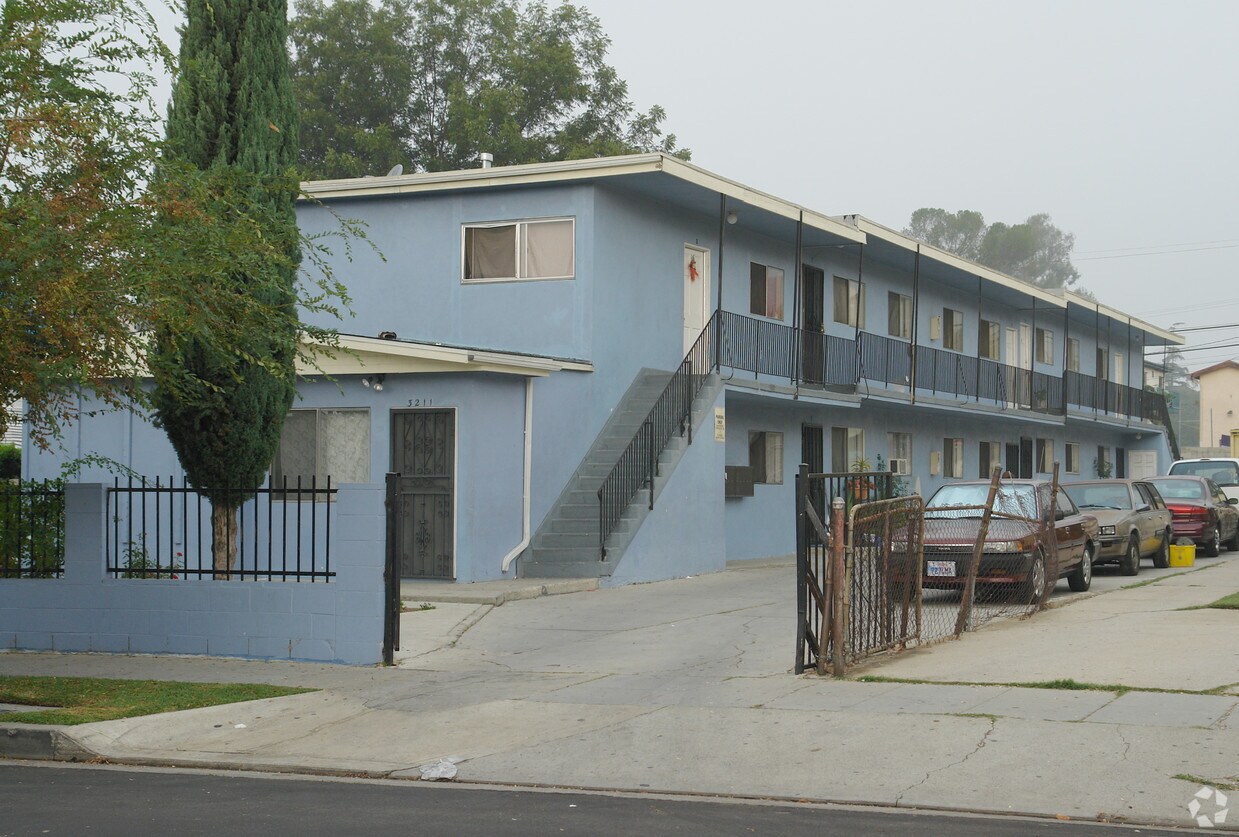 Primary Photo - 3211 Drew St