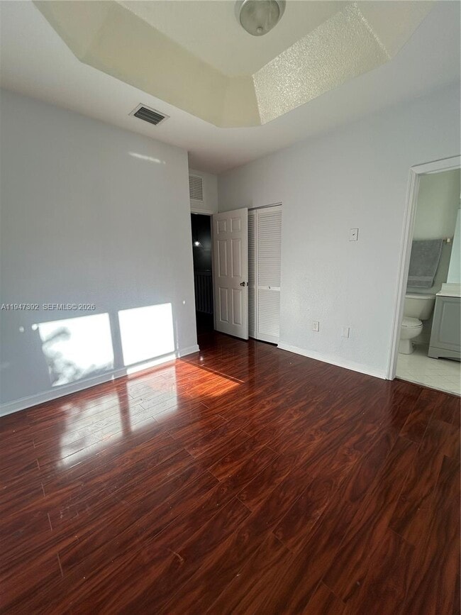 Building Photo - 1575 NE 33rd Ave