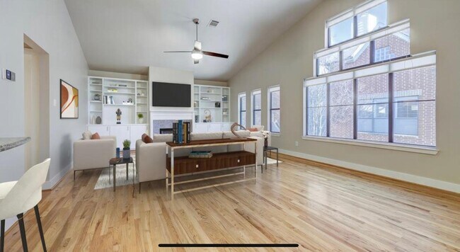 Foto del edificio - 5661 Larkin St