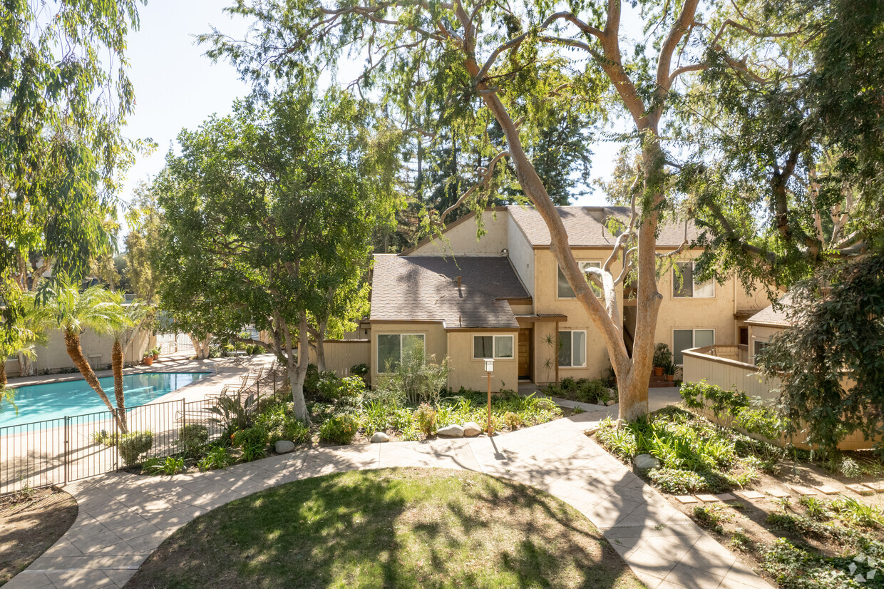 22330 Victory Blvd - Sequoia Village