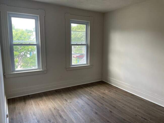 Building Photo - 255 Ave A