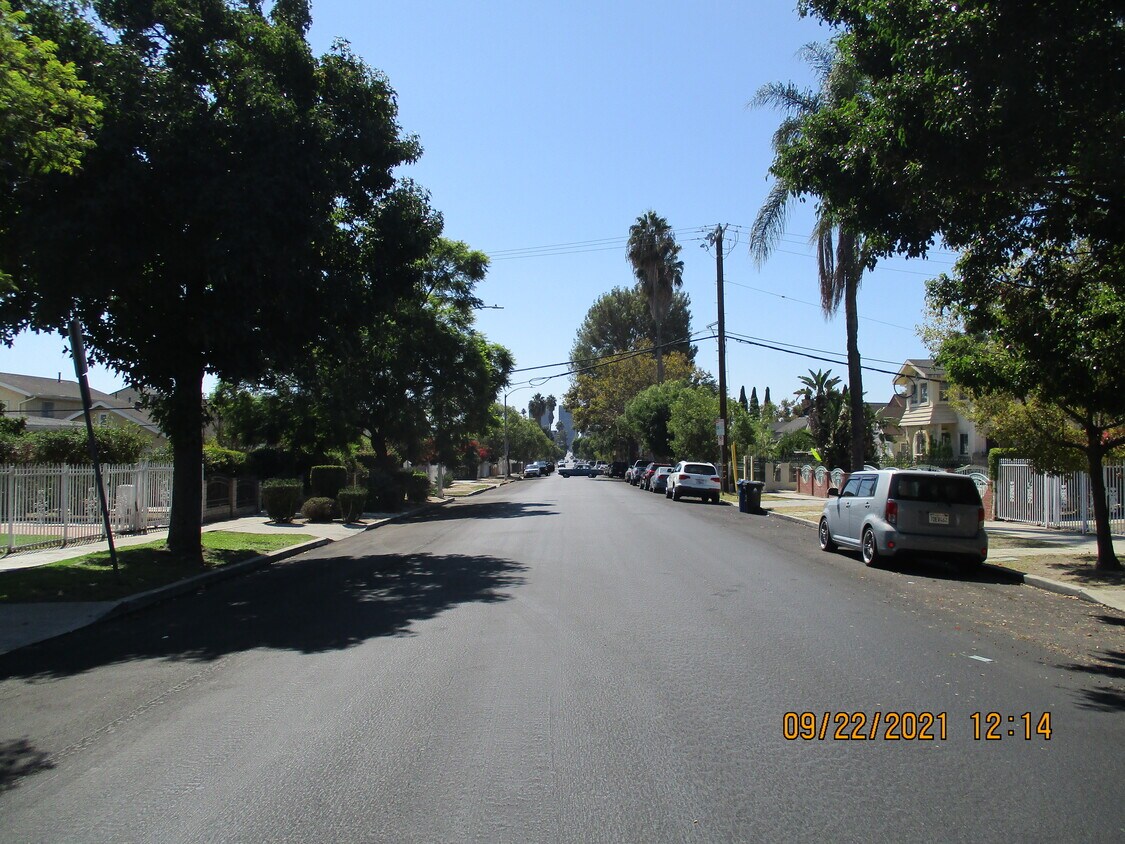 Primary Photo - 207 N Kingsley Dr