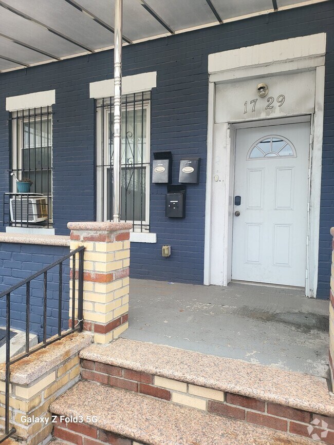 Canarsie Apartments for Rent with Hardwood Floors Brooklyn, NY 12