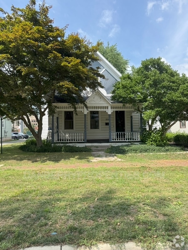 Building Photo - 218 E Lima St