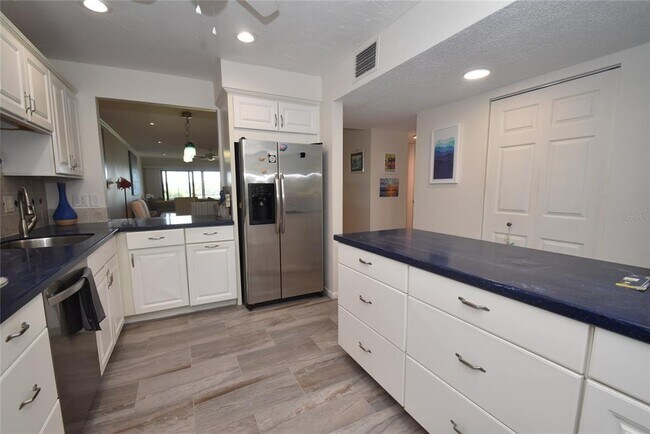 Foto del edificio - 1520 Pelican Point Dr
