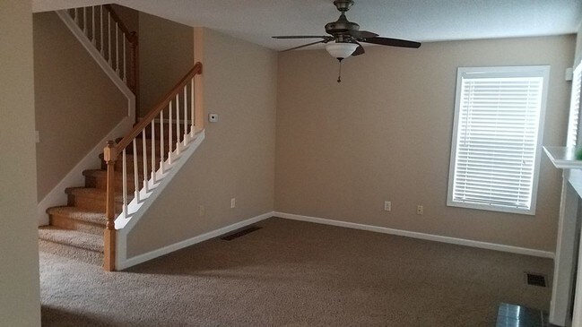 Building Photo - 10557 Sourwood Ct