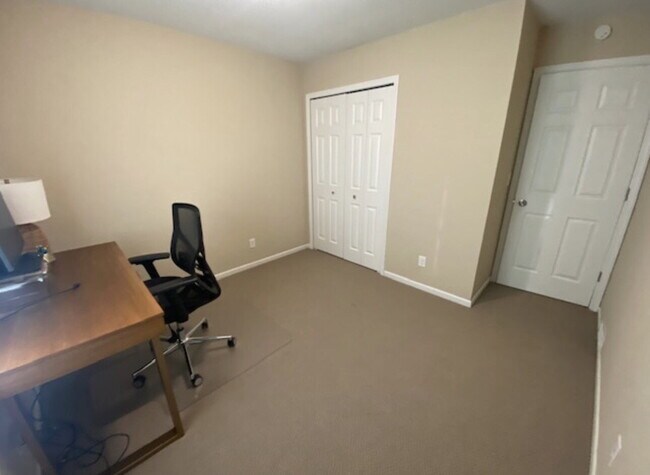 Foto del edificio - 3600 Trenton Ln N