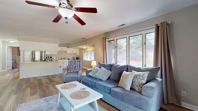 Foto del edificio - 704 Dover St