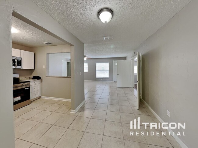 Foto del edificio - 10002 N 24th St