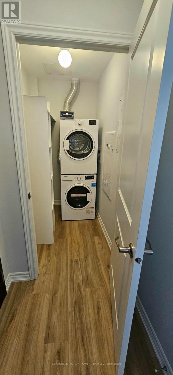 Building Photo - 1350 Hemlock Rd