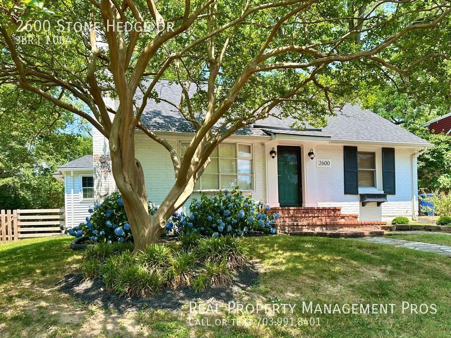 Charming Cape Cod 3 bed on a .25 ACRE!!! ... - Charming Cape Cod 3 bed on  a .25 ACRE!!! ...