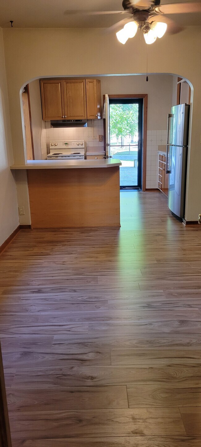 Foto del edificio - N42W5926 Hamilton Rd