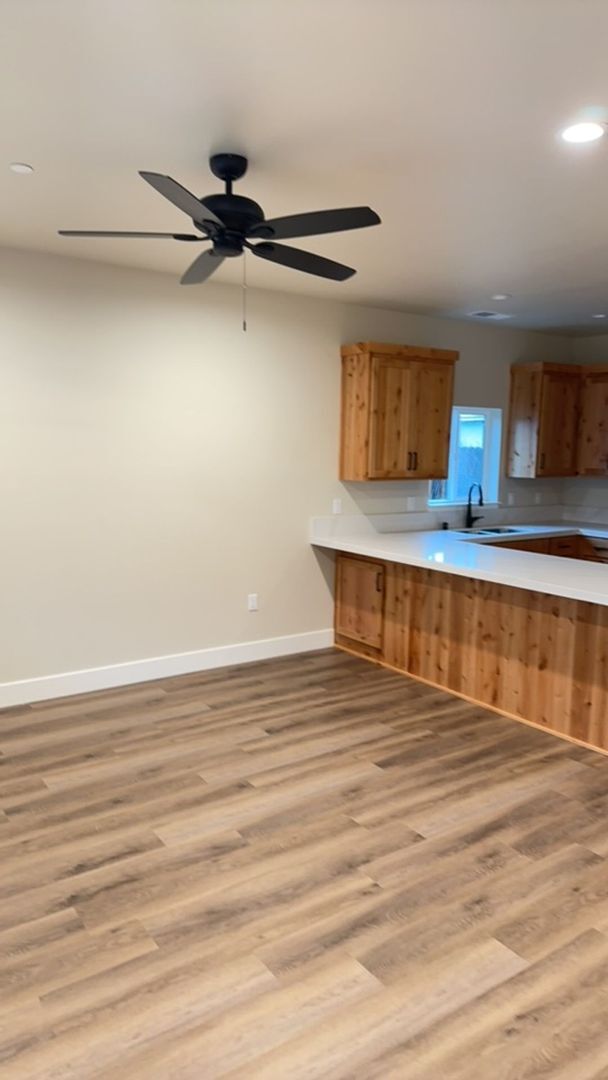 Building Photo - 101 E Lindo Ave