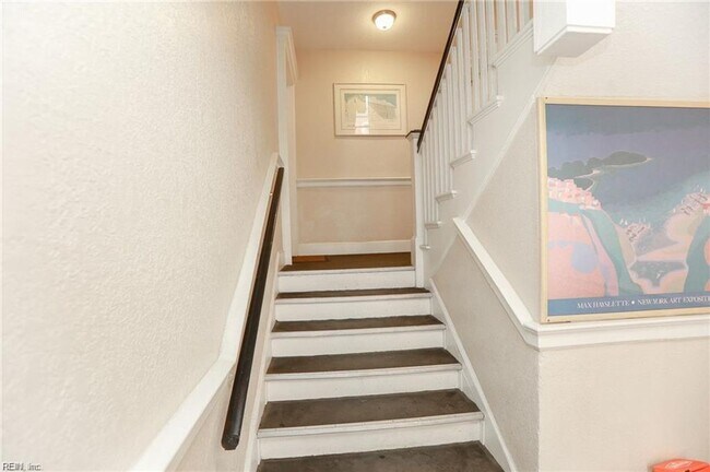 Foto del edificio - West Ghent! Spacious 3 bedroom/2 bath