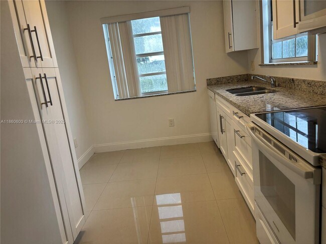 Foto del edificio - 2662 SE 19th Ct