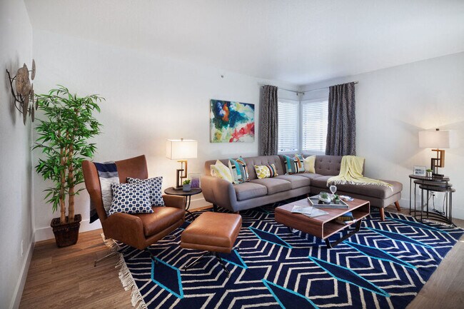 Foto del edificio - The Bryant Apartments at Yorba Linda