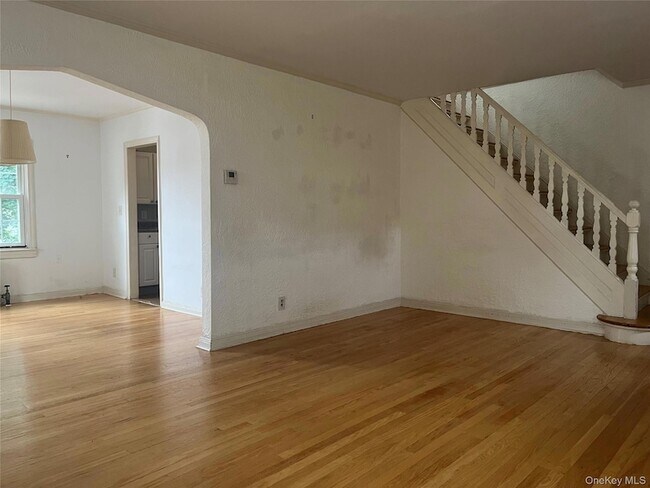 Foto del edificio - 248-29 Cambria Ave