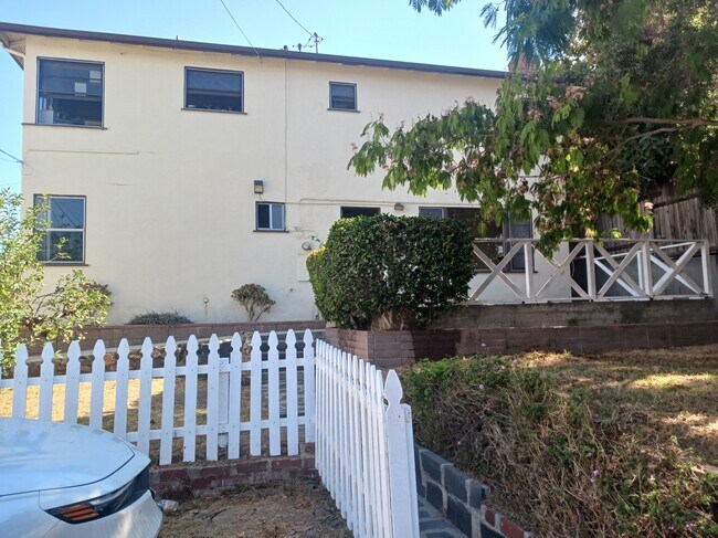 Building Photo - 2609 Voorhees Ave.